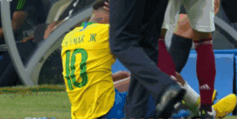内马尔频繁被侵犯，世界杯为何热衷踢他？