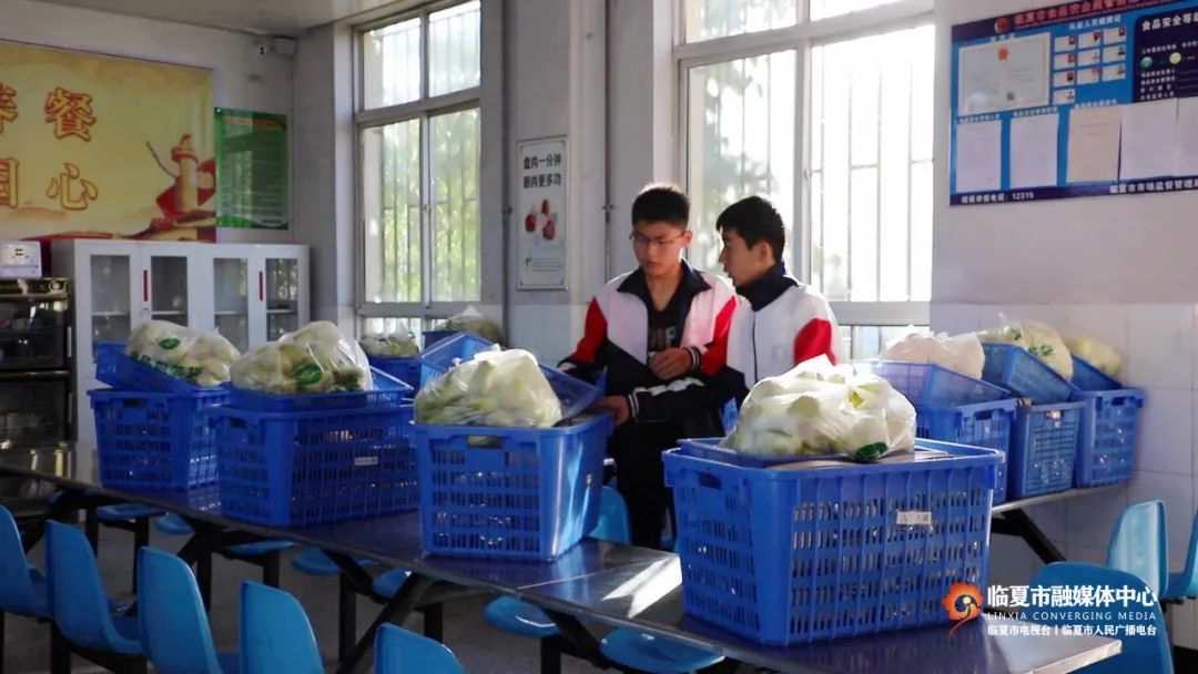 中小学营养菜谱_小学营养餐就餐制度_中小学营养餐食谱